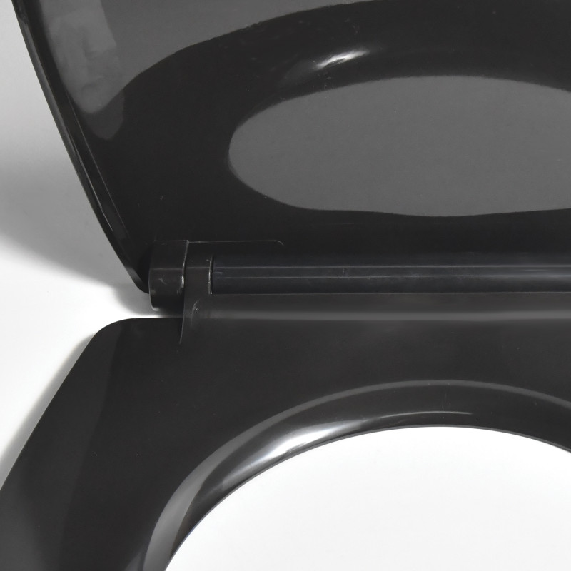 BROOKE PP TOILET SEAT 100% RECYCLED GLOSS BLACK SPIRELLA