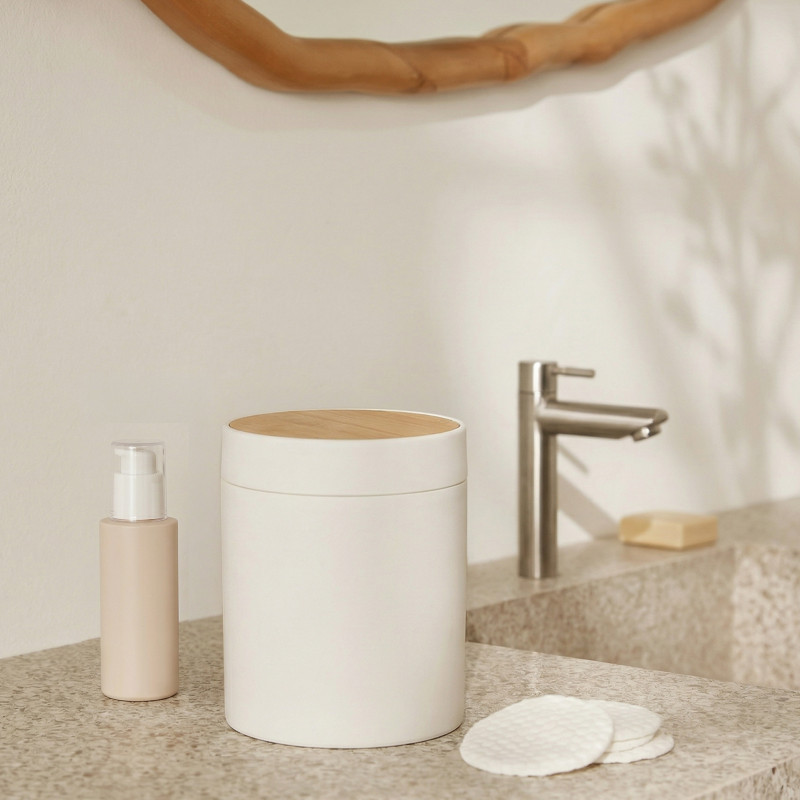 Poubelle à bascule de salle de bain PP & Bambou ALAIS 2,5L Blanc Spirella