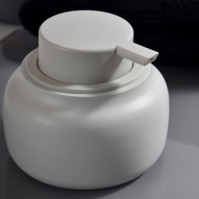 ZAC Seifenspender aus Polyresin – 180 ml, mattes Greige-Finish